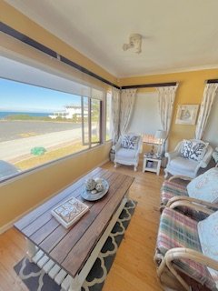 To Let 4 Bedroom Property for Rent in Outeniqua Strand Western Cape